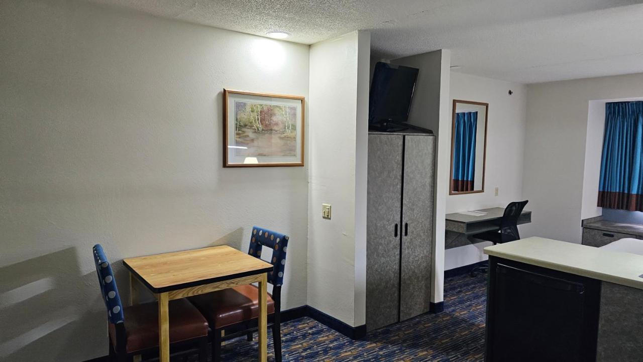Mj Inn And Suites Marienville Εξωτερικό φωτογραφία